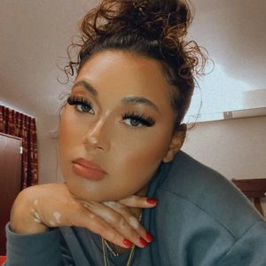 Meet your Posher, Siera